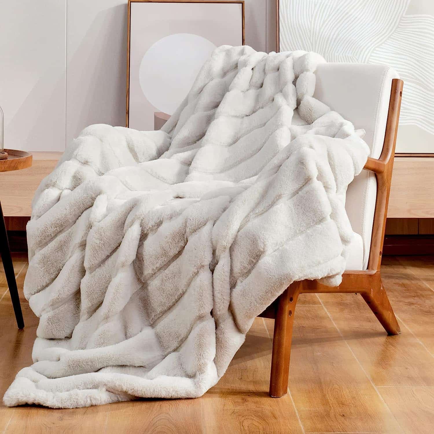 Cozy Faux Fur Throw Blanket